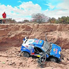 20090116090124-sainz-pierde-dakar-conserva-vida.jpg